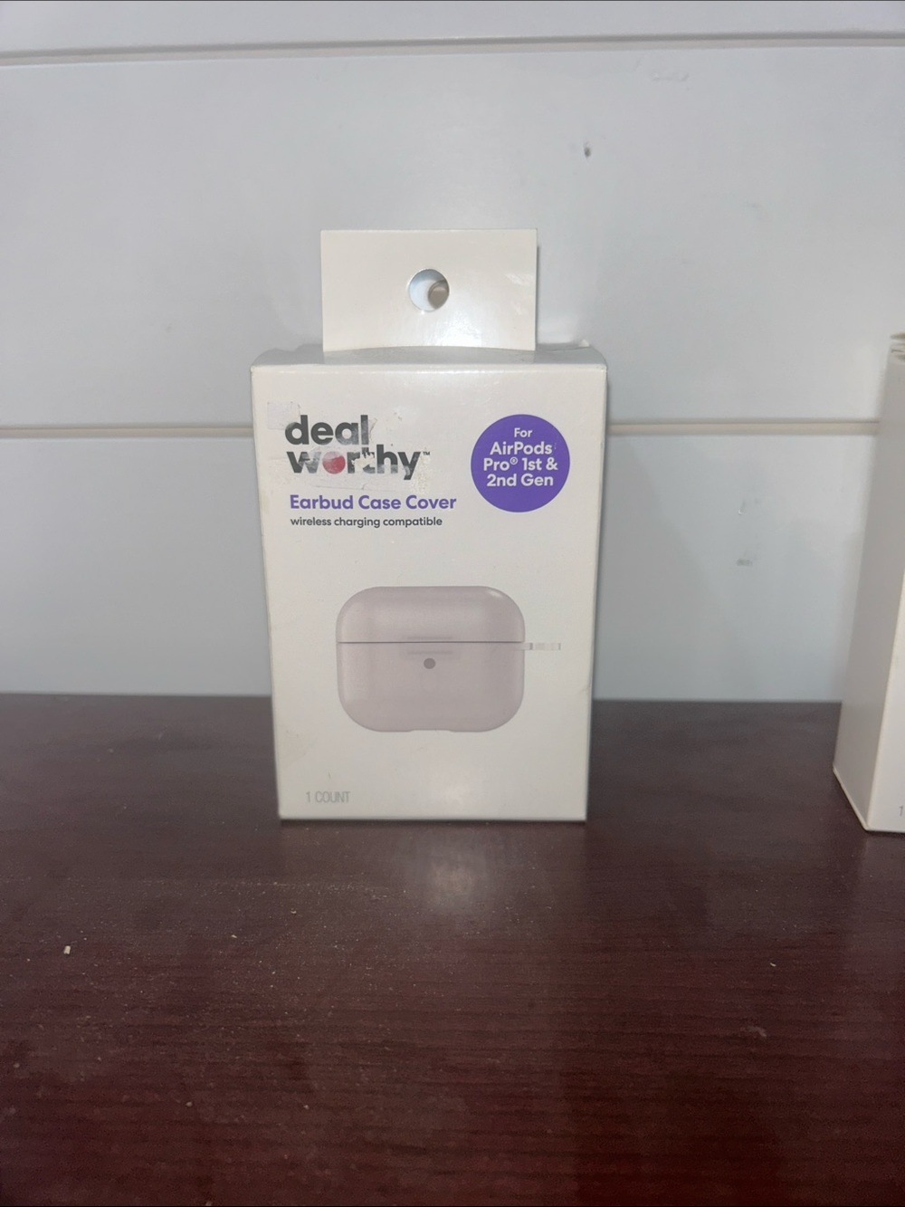 deal worthy Earbud Case Cover for AirPods Pro - white